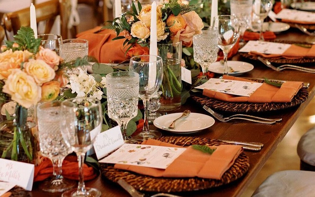 terra cotta hemstitch napkin at wedding table