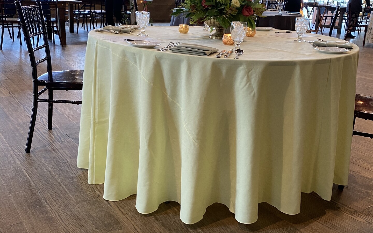 maize yellow round table